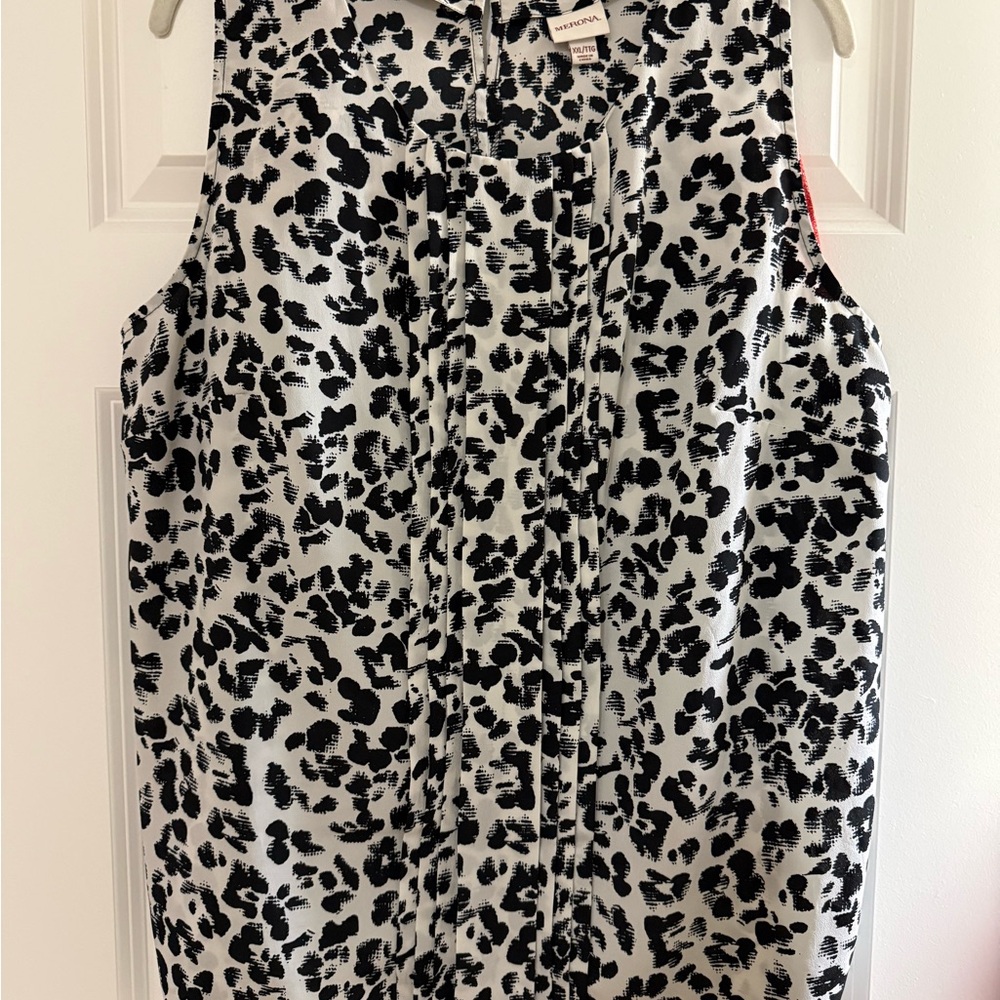 Merona Black and White Patterned Blouse size XXL